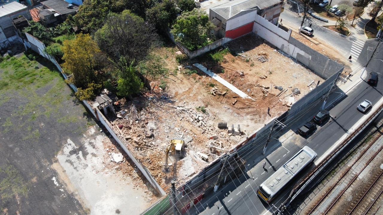 Demolição Controlada — Centro de Guaianases, SP — foto 1